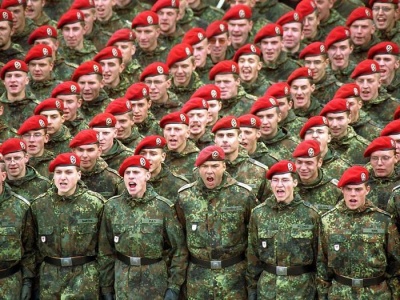 Германия экономит на военных