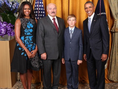 Лукашенко с сынок с Обамой