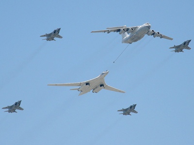 Российский стратегический бомбардировщик Ту-160 